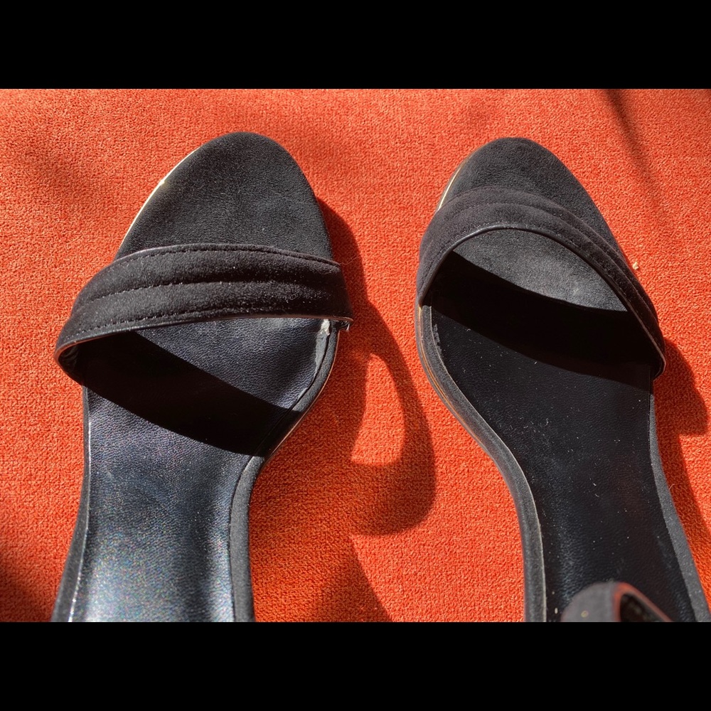 Kenneth Cole Luisa Pearl Suede Heel 8 1/2 - Picture 7 of 7